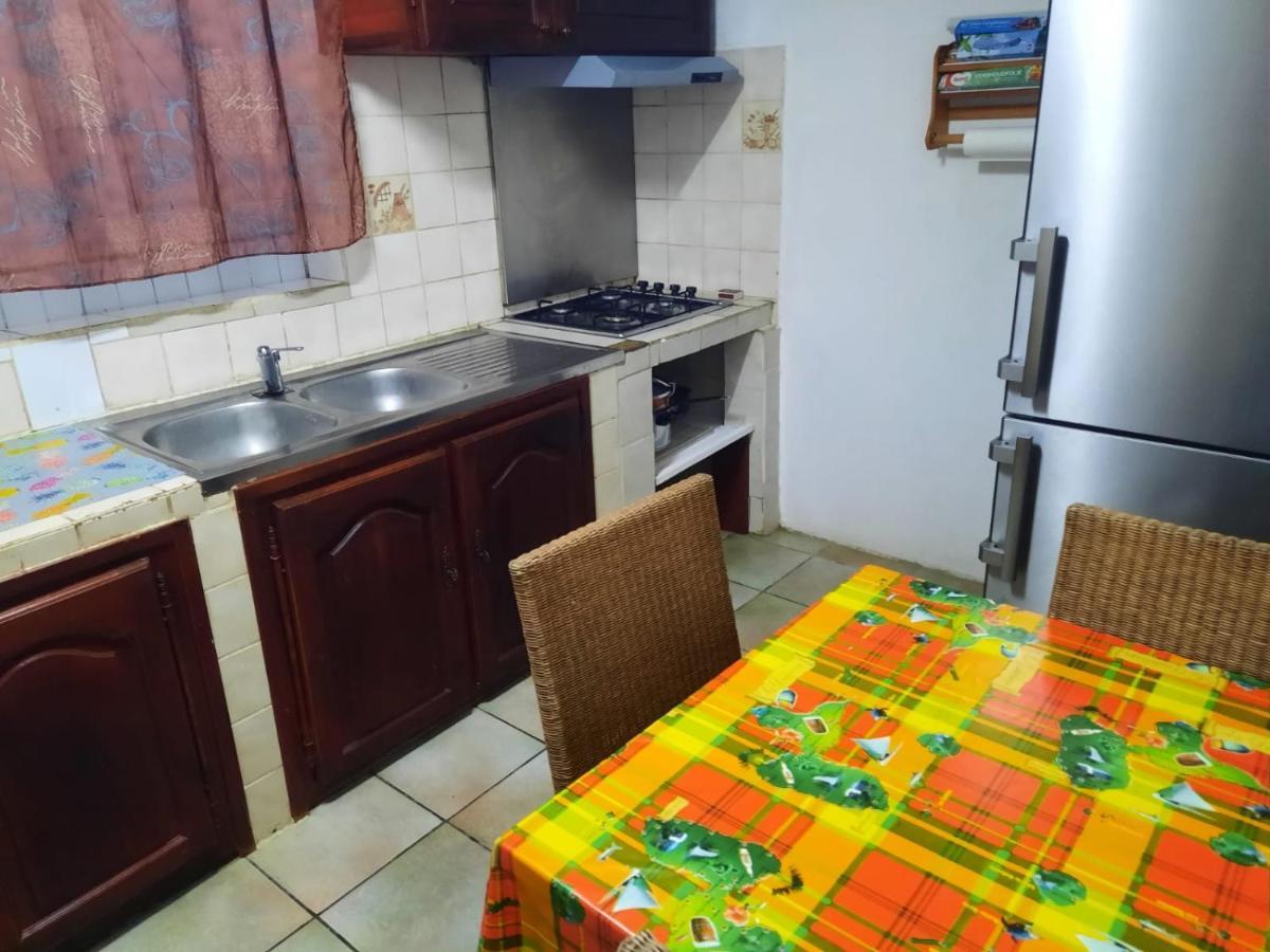 Le Jardin De Massieux Apartment Bouillante Luaran gambar