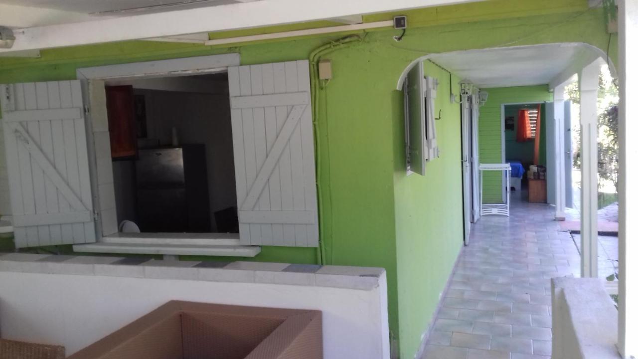 Le Jardin De Massieux Apartment Bouillante Luaran gambar